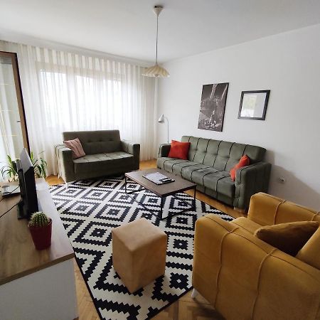 Central Spacious Apartment In Prishtinë Luaran gambar