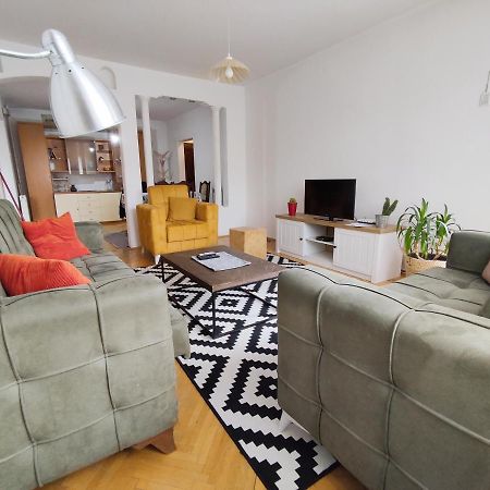 Central Spacious Apartment In Prishtinë Luaran gambar