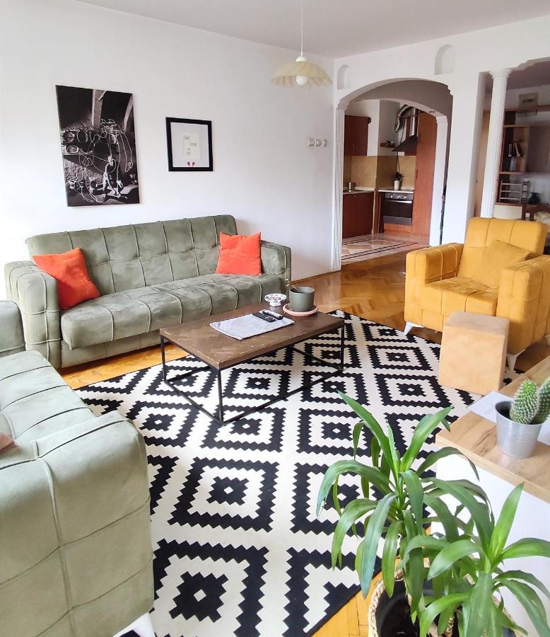 Central Spacious Apartment In Prishtinë Luaran gambar