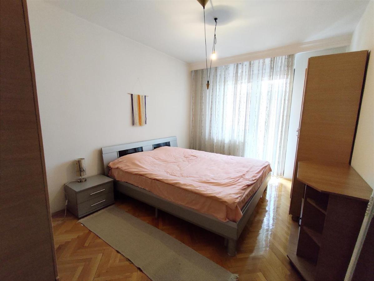 Central Spacious Apartment In Prishtinë Luaran gambar